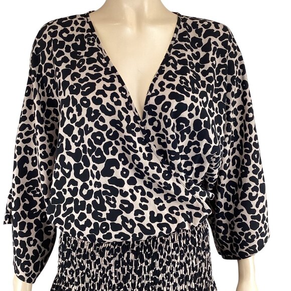 Buddy Love Dress Size Medium Lenox Smocked‎ Waist Bell Sleeves V-Neck - Picture 6 of 7